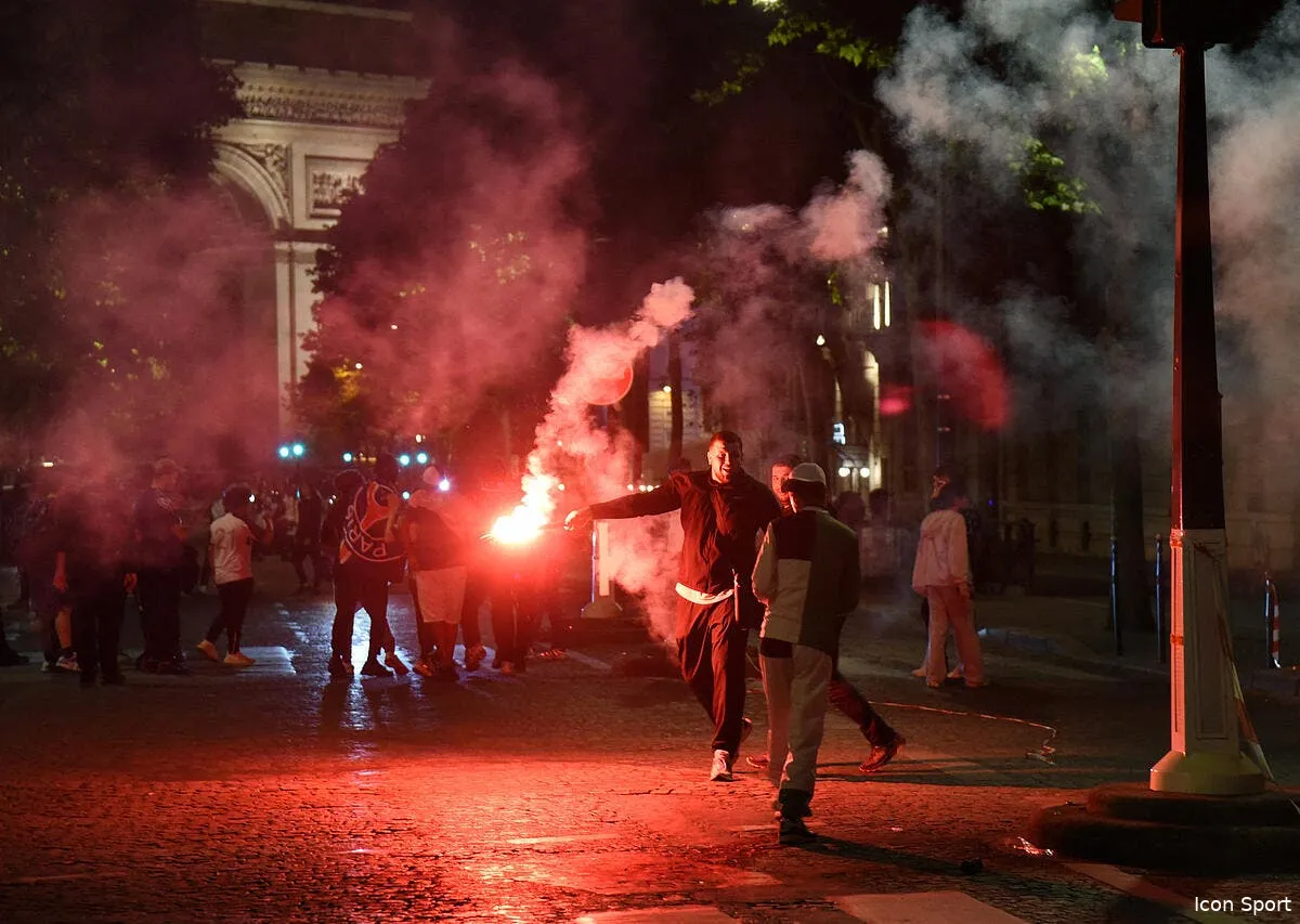 le psg supllie ses supporters iconsport 261435 0046 395618