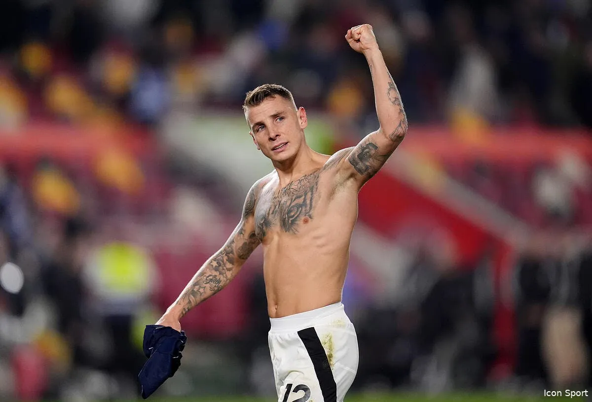 lucas digne a grossi aston villa applaudit iconsport 254183 0093 390090