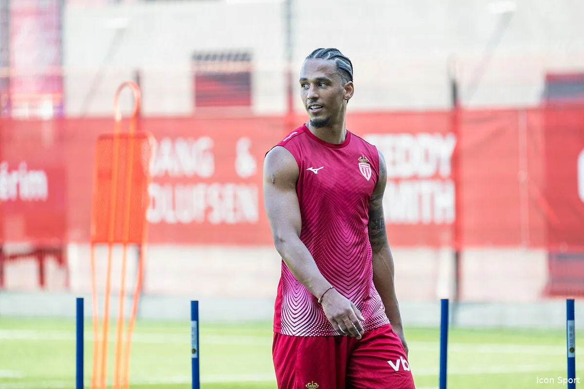 monaco retient un defenseur international iconsport 263533 0019 397413
