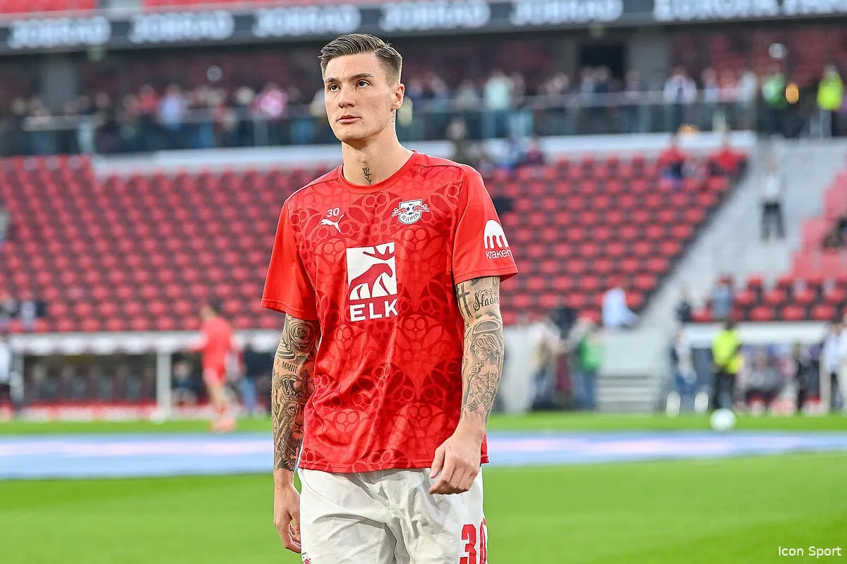 officiel benjamin sesko rejoint manchester united iconsport 254191 0001 396976