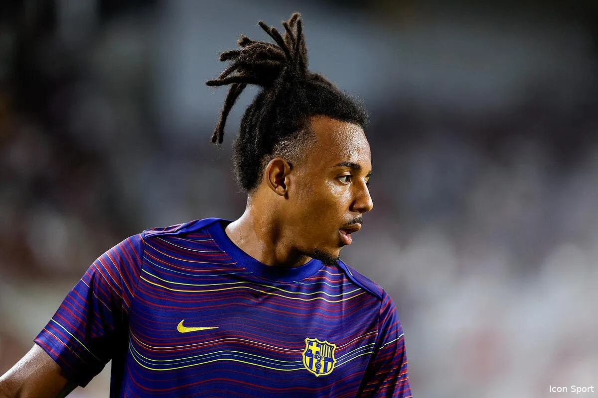 officiel jules kounde est lie au barca jusqu en 2030 iconsport 265351 0138 397290