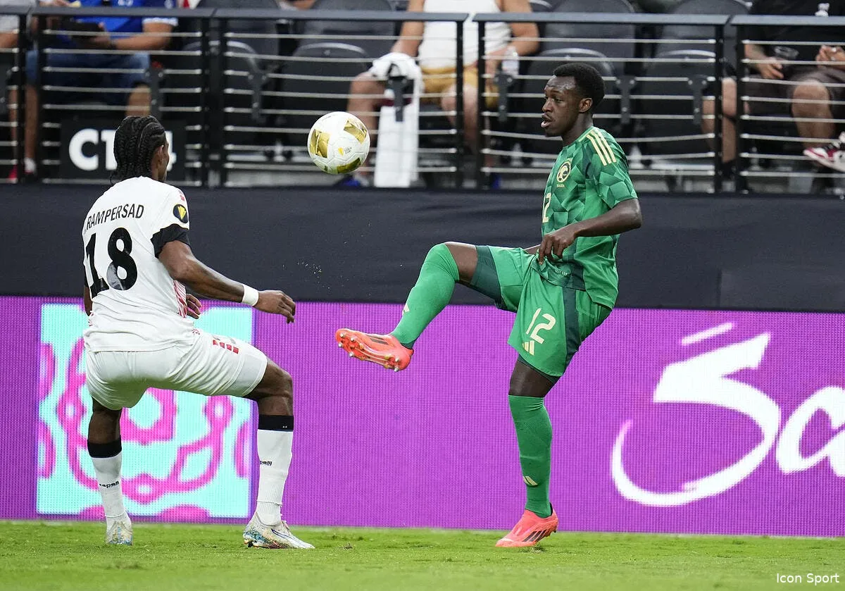 officiel lens fait signer un international saoudien iconsport 262901 0171 396689