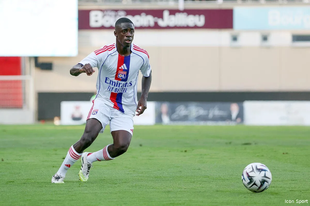 ol contre 7me ce defenseur accepte de quitter lyon iconsport 266388 0106 397847