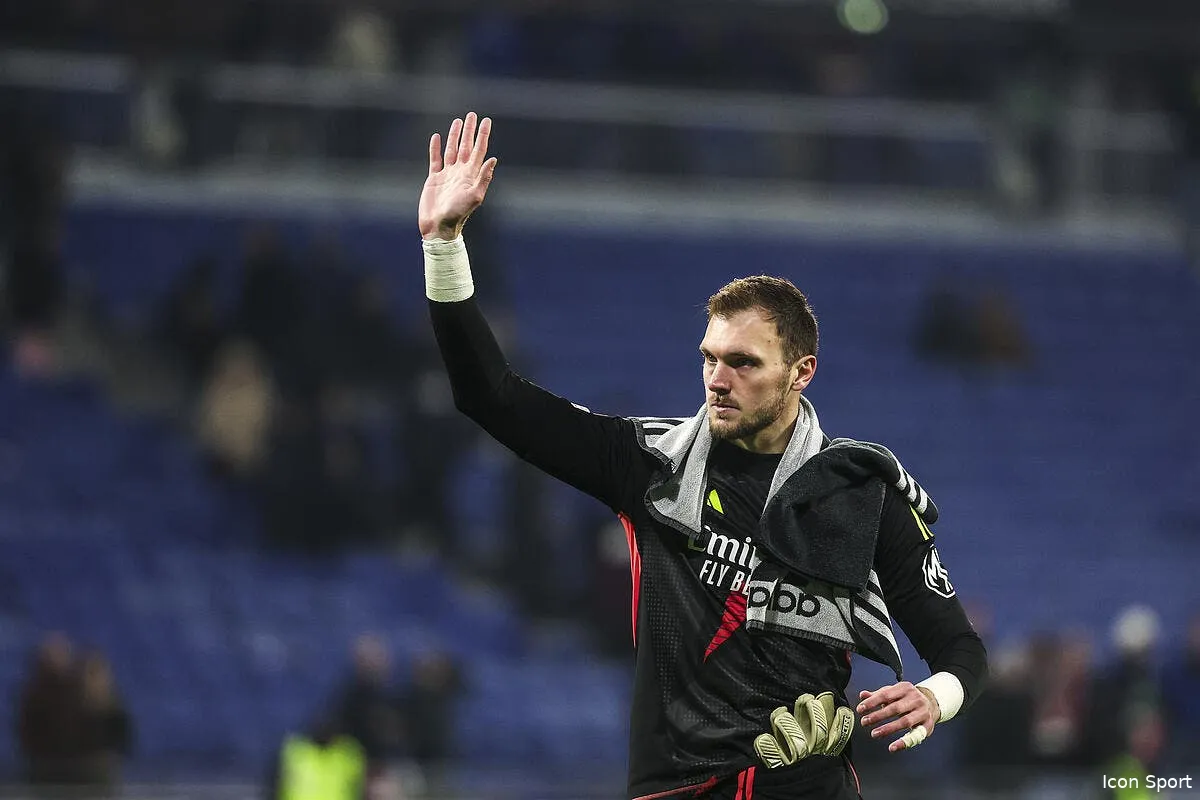 ol lucas perri vendu avant le 10 juillet lyon dans l urgence iconsport 250955 0148 395346