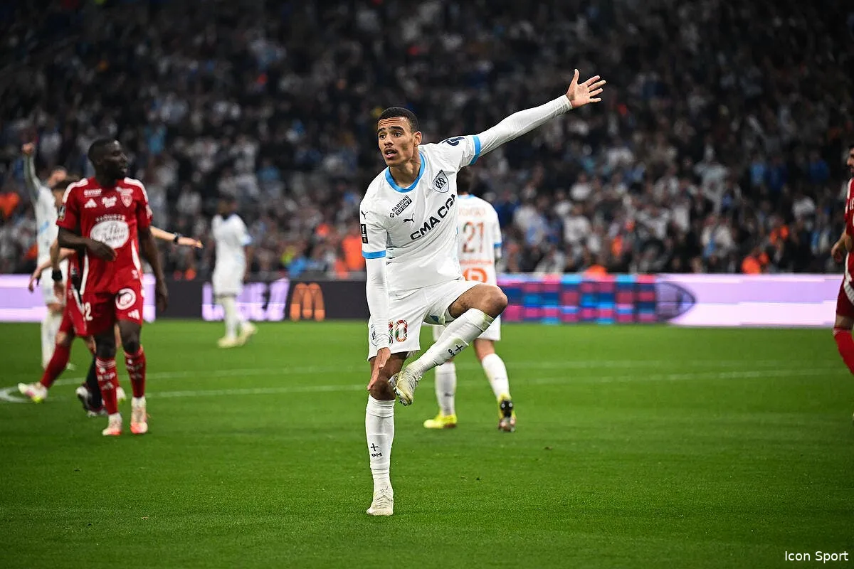 om injustice les supporters a fond avec greenwood iconsport 258759 0327 392094