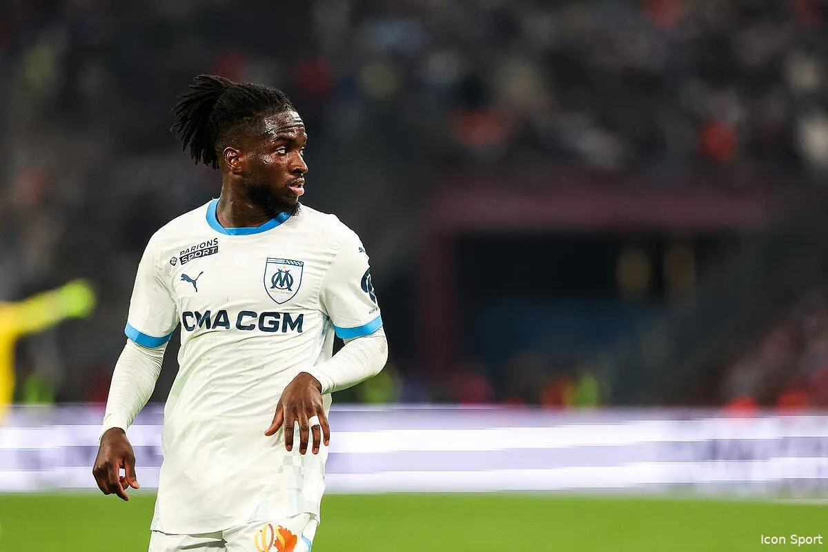 om rowe a frappe rabiot au visage iconsport 260406 0428 397449