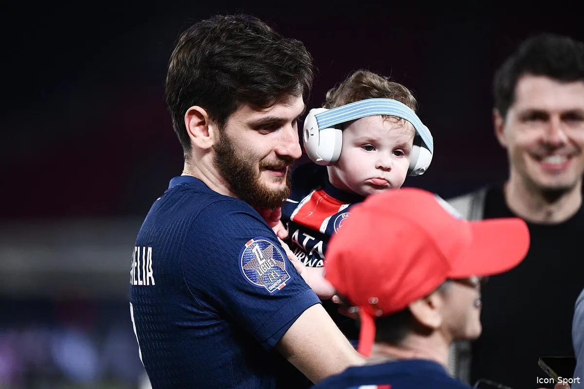 psg doue titulaire surprise kvaraskhelia a subi des maux de tete iconsport 260413 0757 393228