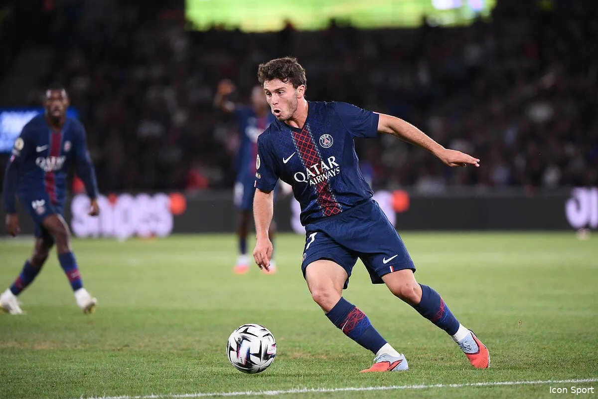 psg neves assomme toulouse avec deux bicyclettes videos iconsport 267396 0700 398112