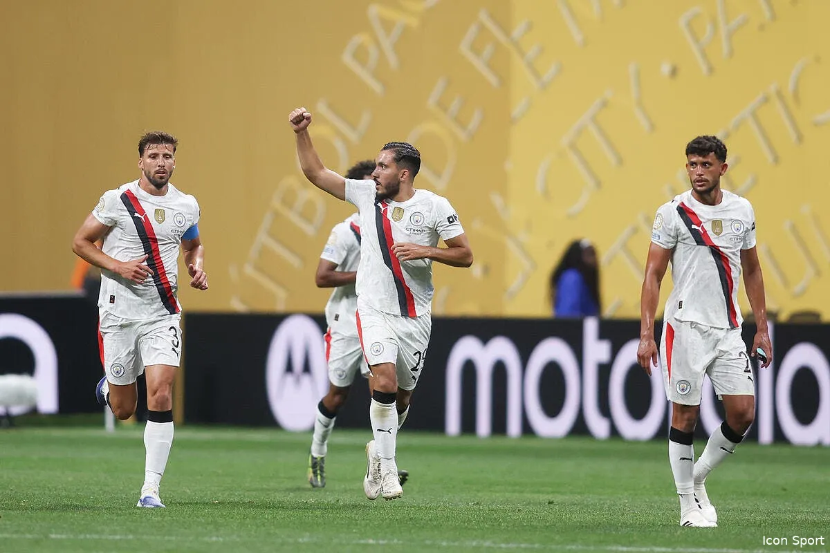 rayan cherki marque son premier but avec manchester city iconsport 262912 0063 394629