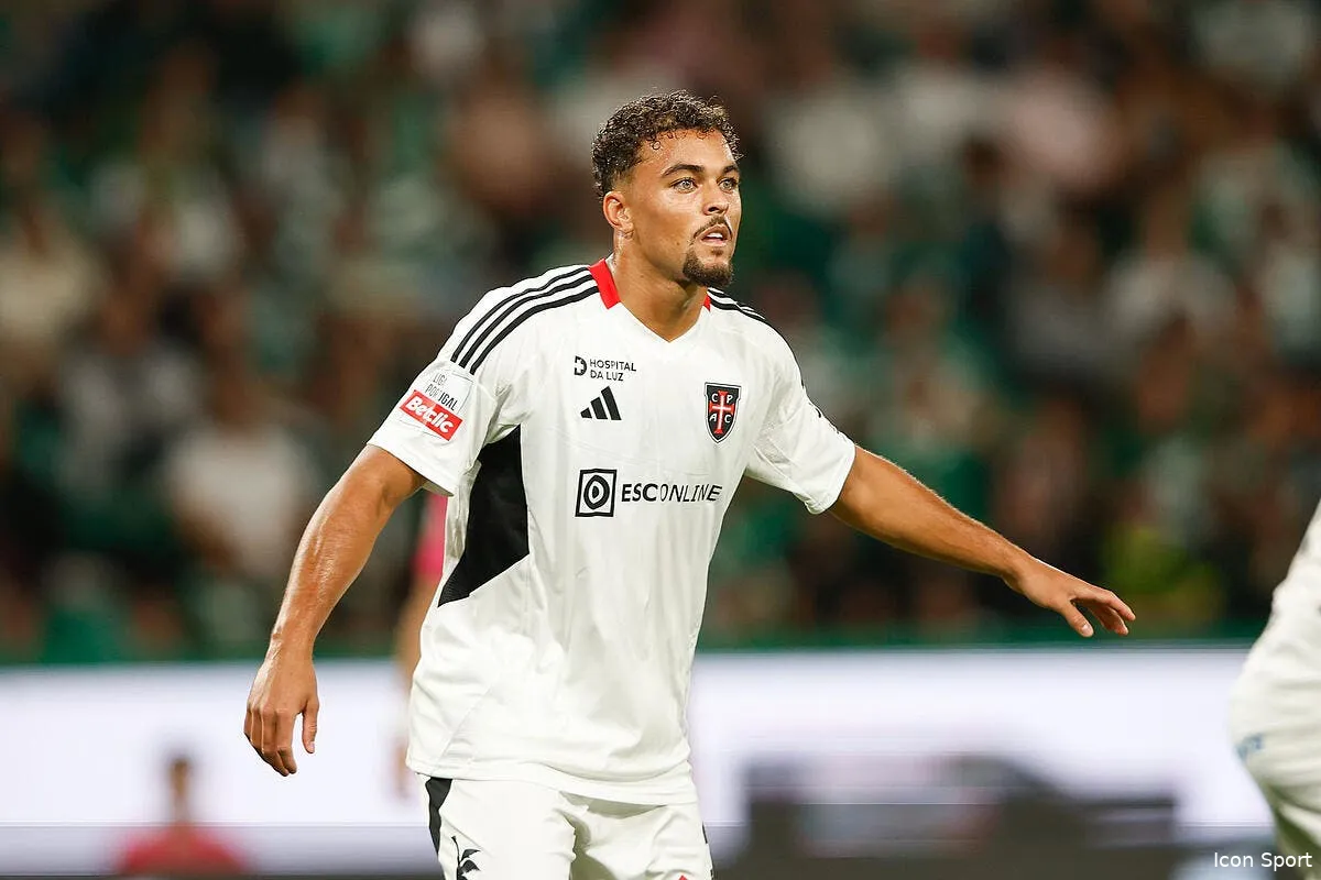 ruben kluivert signe cinq ans a l ol iconsport 241102 0120 1 396252