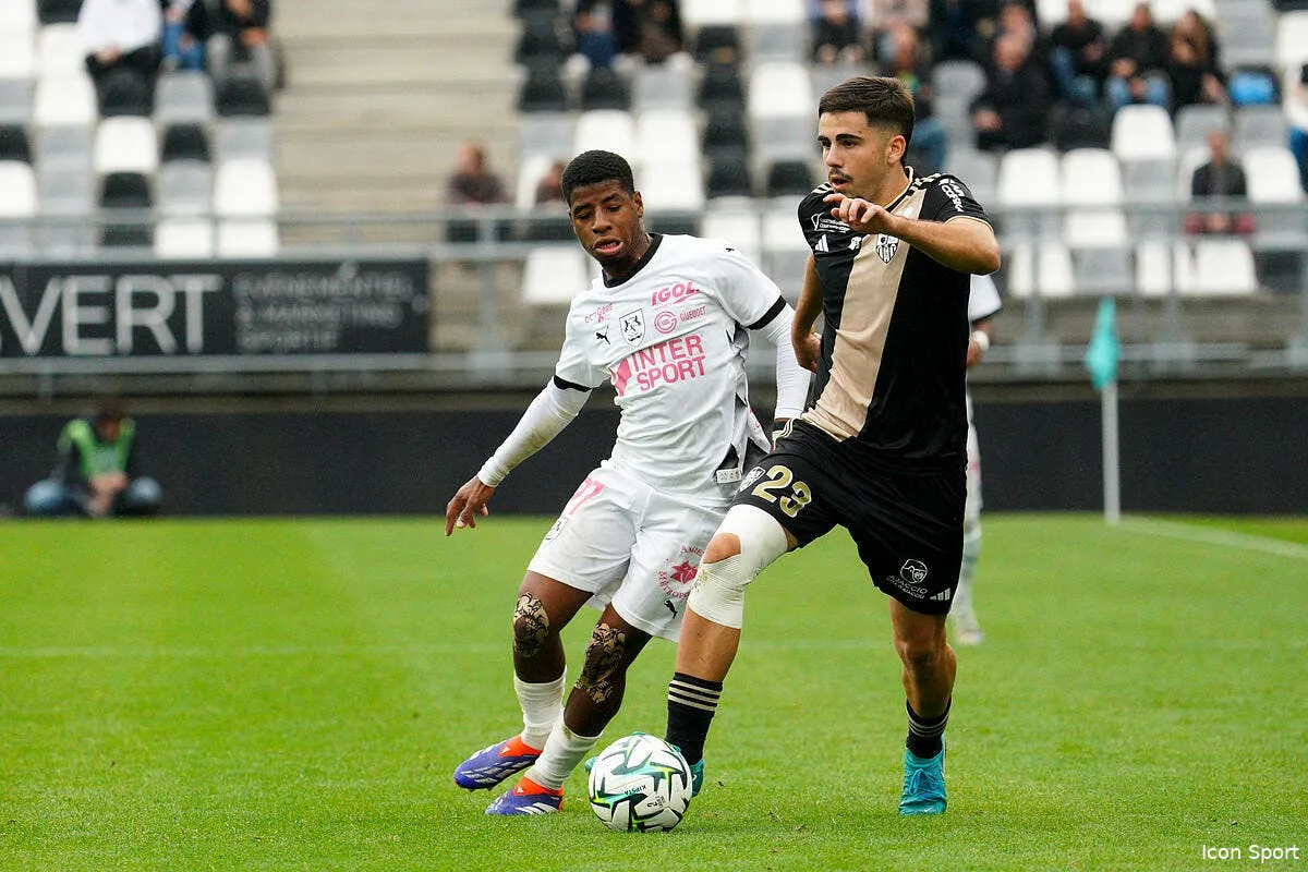 saint etienne fonce sur un joueur d ajaccio iconsport 242156 0176 394847