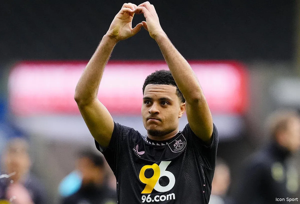 strasbourg a trouve son defenseur central iconsport 260113 0003 392720