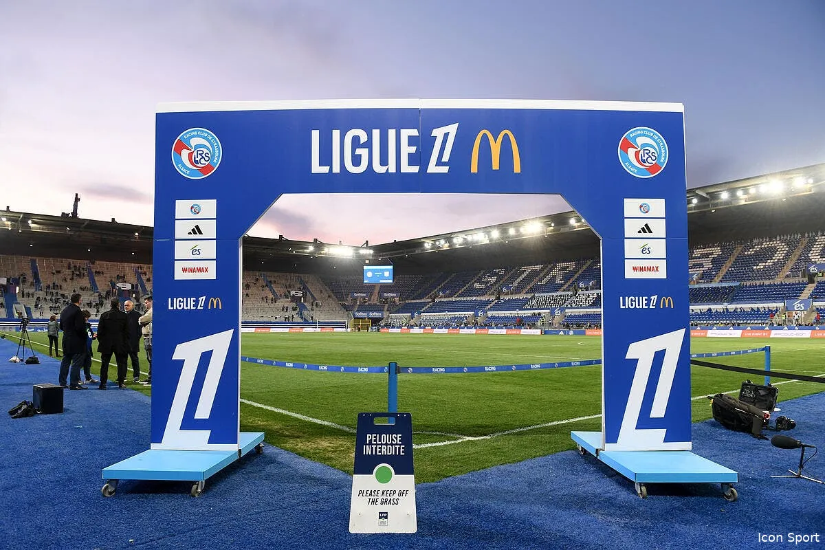 strasbourg ol les compos 20h45 sur dazn 1 iconsport 256095 0008 390454
