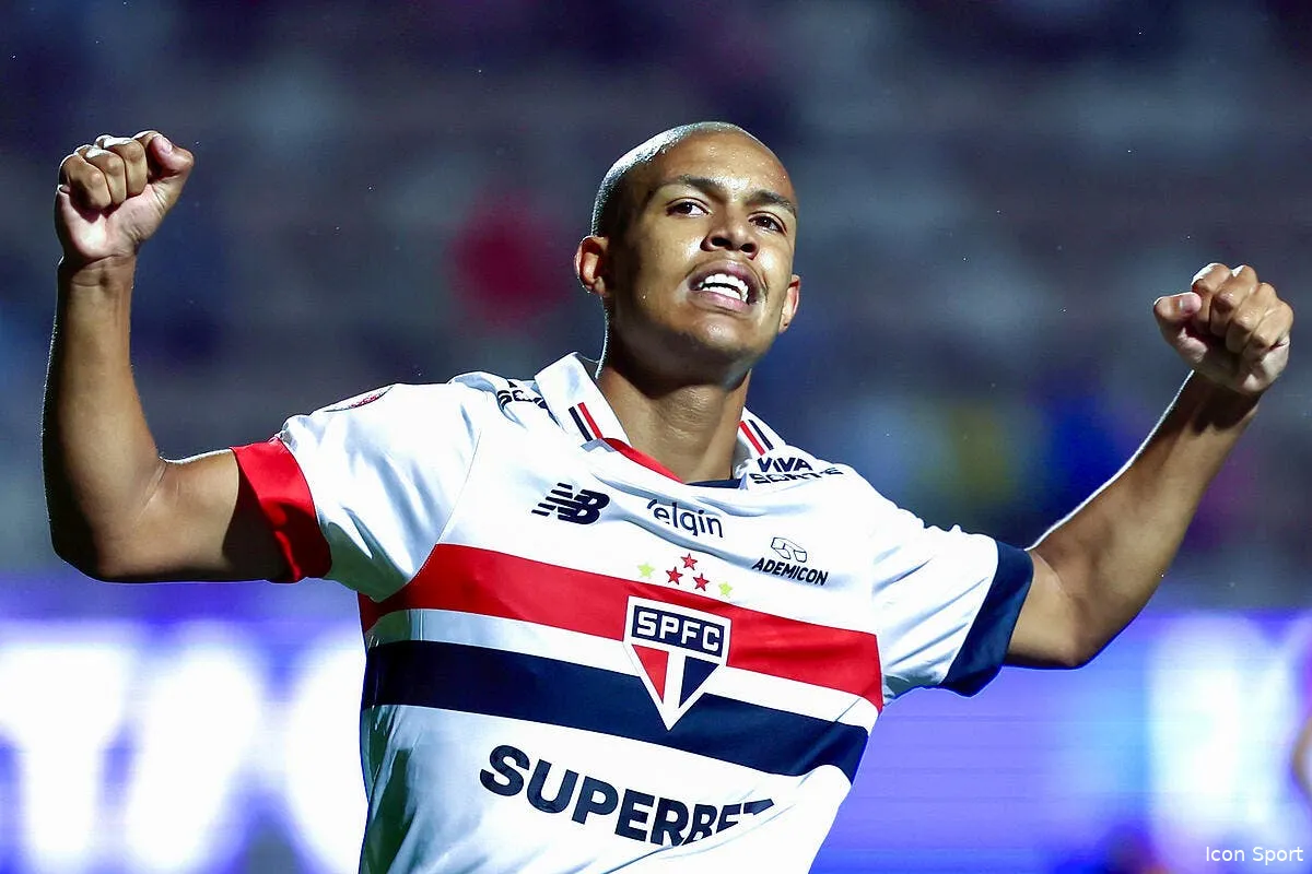 un avant centre bresilien fait saliver l om et le psg iconsport 250907 0061 391303