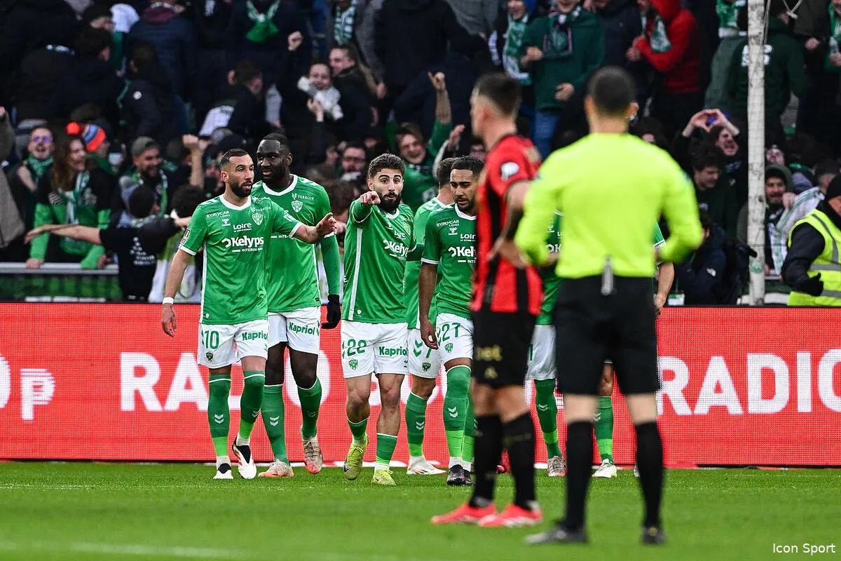 un pied en ligue 2 l asse marque l histoire iconsport 253538 0091 389192