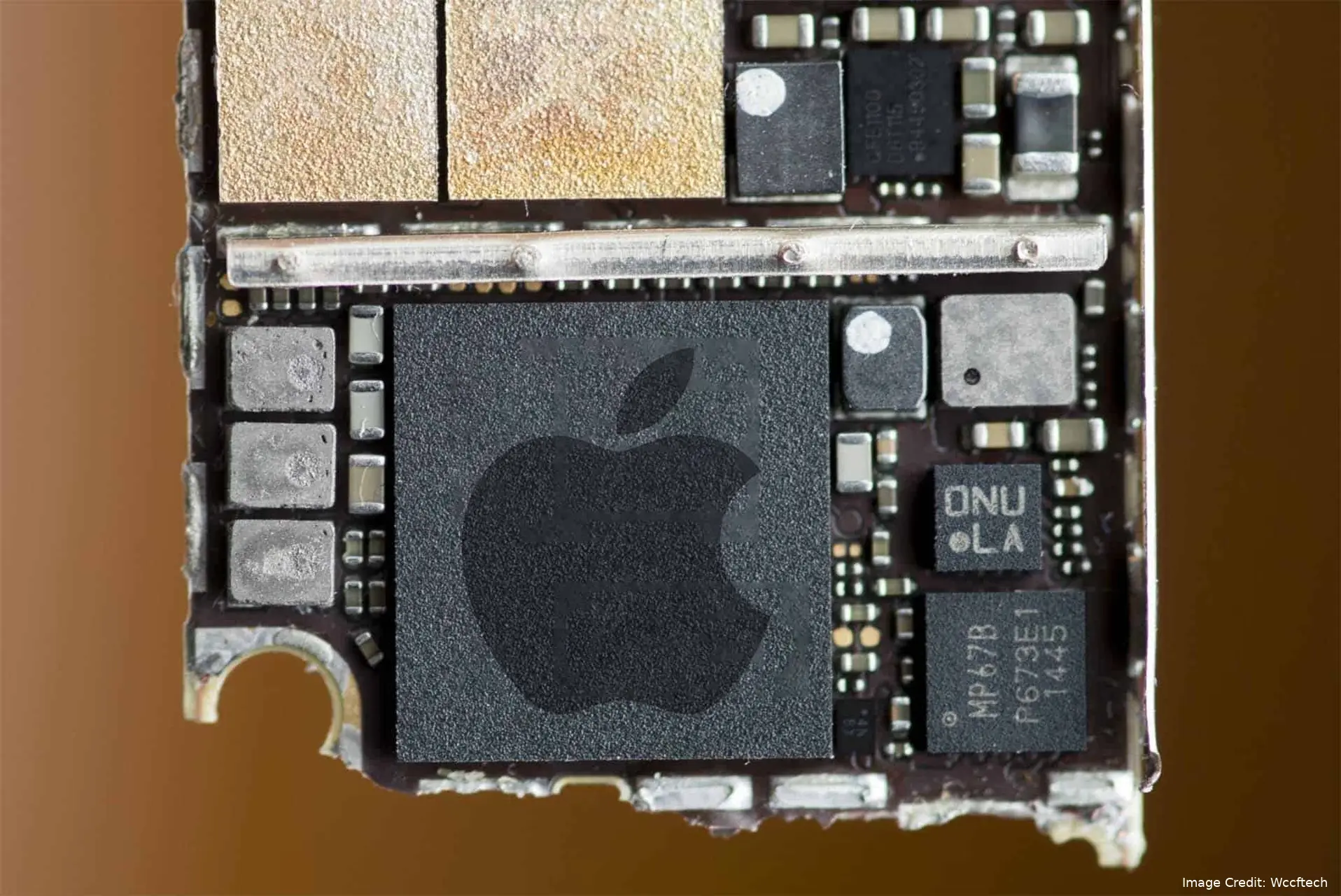 apples in house 5g modem 1