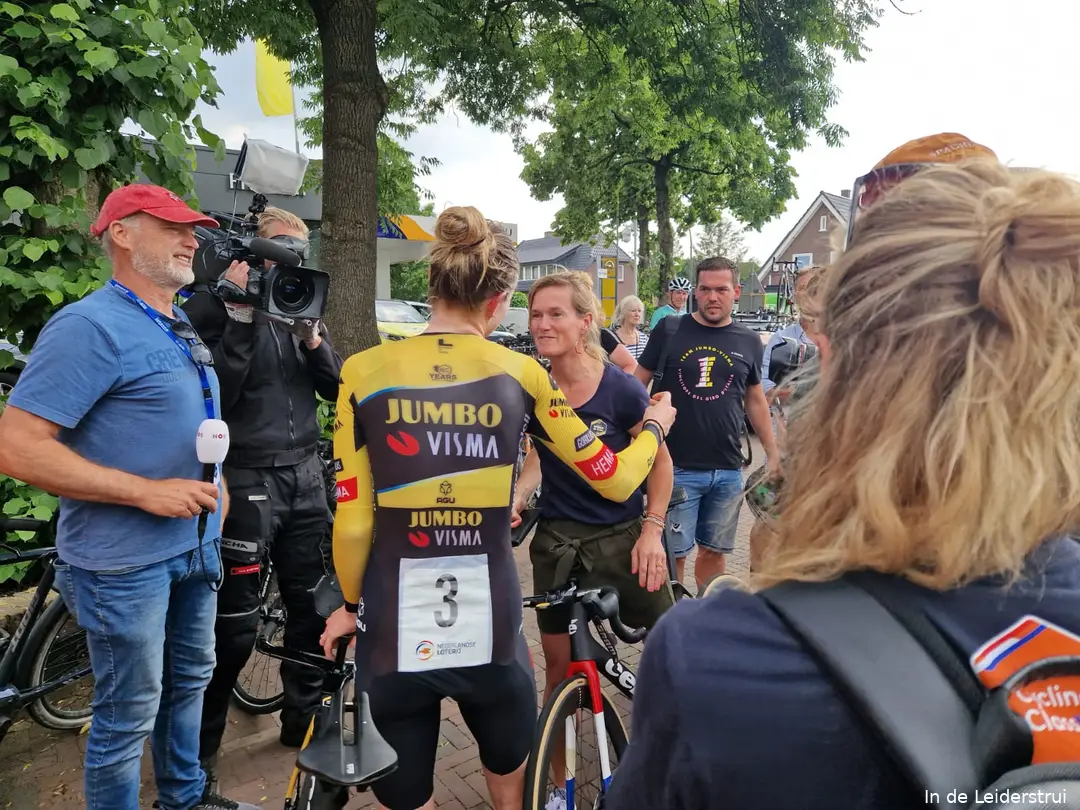 Riejanne Markus is congratulated right after her time trial.&nbsp;
