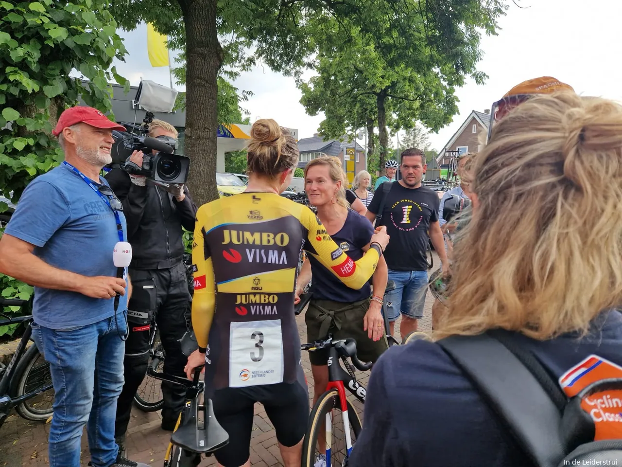 Riejanne Markus is congratulated right after her time trial.&nbsp;