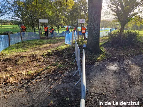 Laatste strookje richting het asfalt en daarmee de finish.
