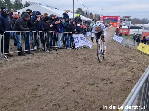 Van der Poel powers through the course in Zonhoven