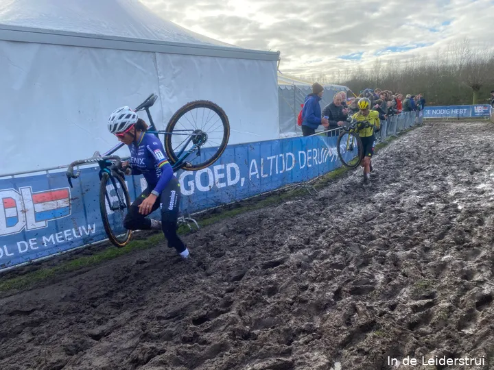 Alvarado and Vos in pursuit of the superior Pieterse&nbsp;