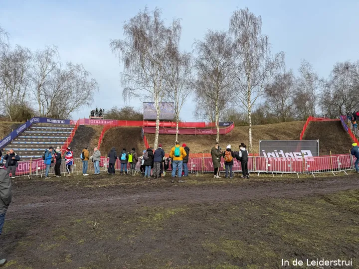The first real obstacle: a staircase with thirteen steps, each spaced out quite far, followed by a steep descent leading into an equally steep climb — which will likely require riders to run up