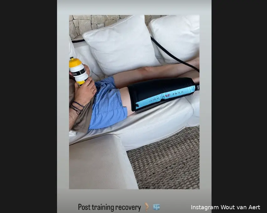 van aert knie