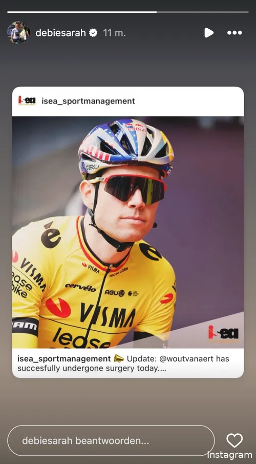 Instagram Stories (@debiesarah)