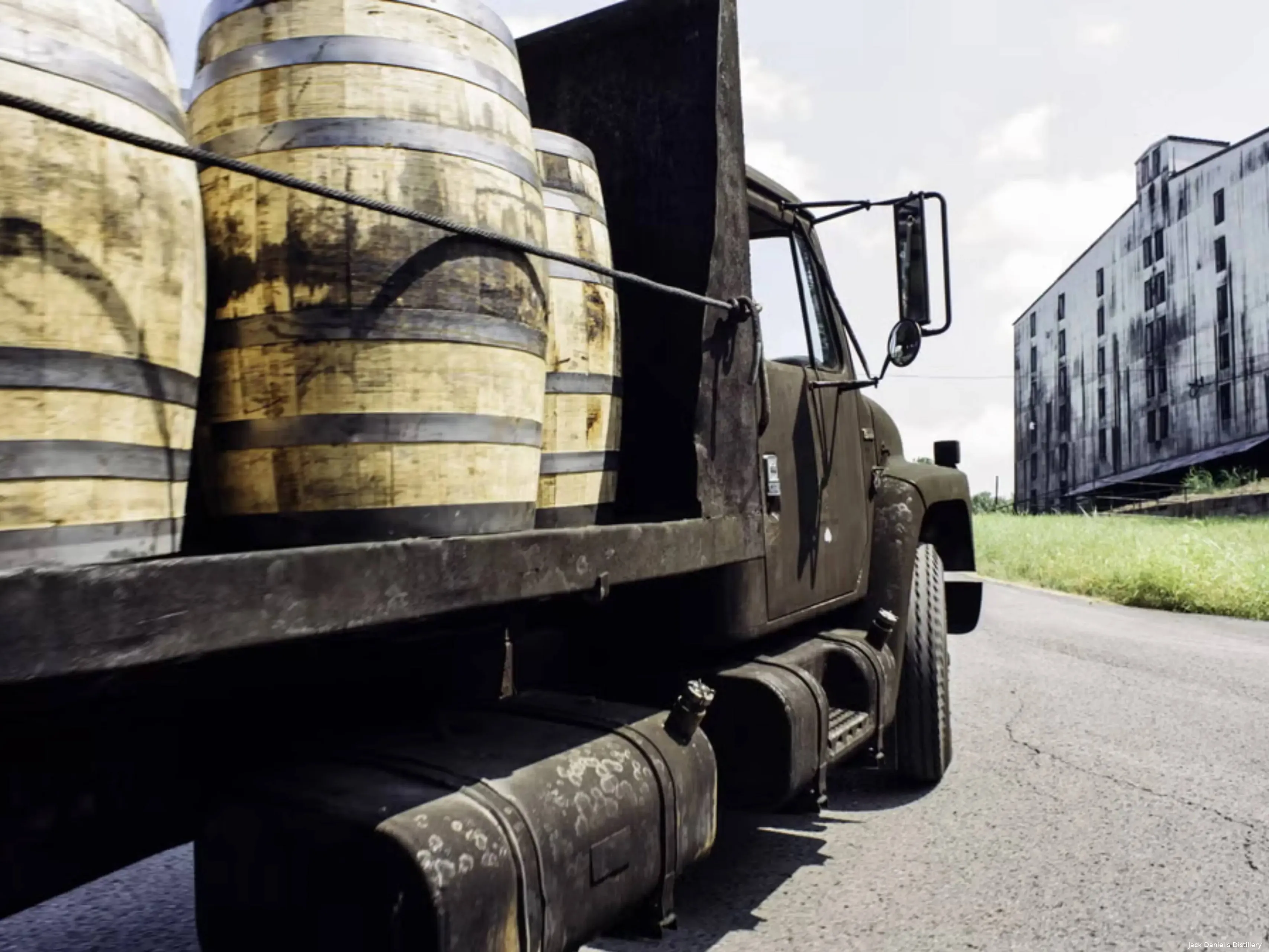 Jack Daniels Old NO 7 Tennessee Whiskey truck with casks