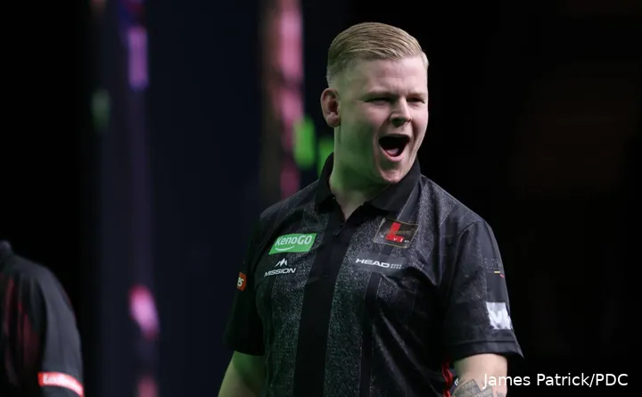 Seit dem World Grand Prix 2024 gehört De Decker zur Darts-Elite