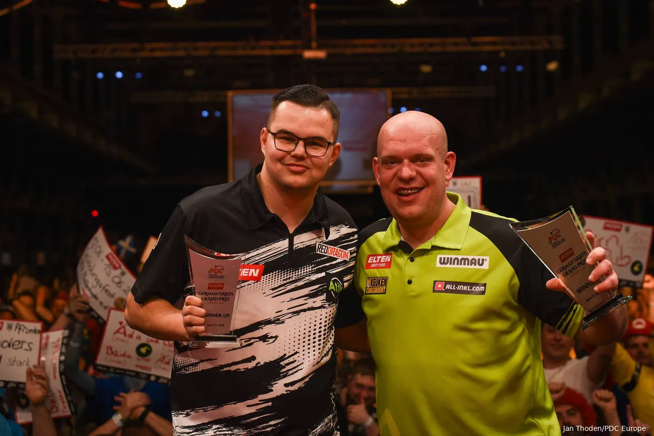 Michael van Gerwen besiegte Gian van Veen im Finale des German Darts Grand Prix