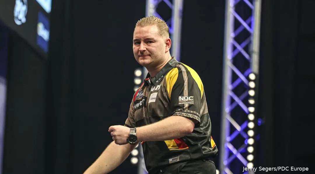Dimitri Van den Bergh, Mike De Decker's teammate at the World Cup of Darts