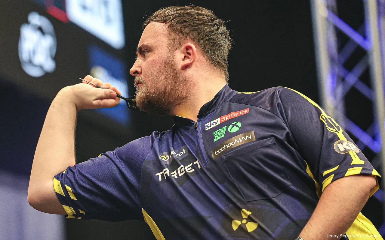 Luke Littler in action
