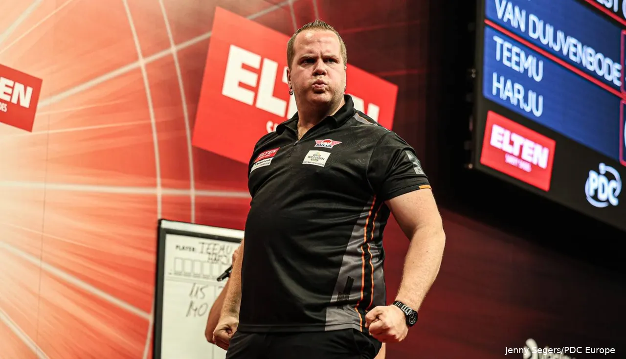 Will Van Duijvenbode's home situation play a role in his match against Rob Cross?