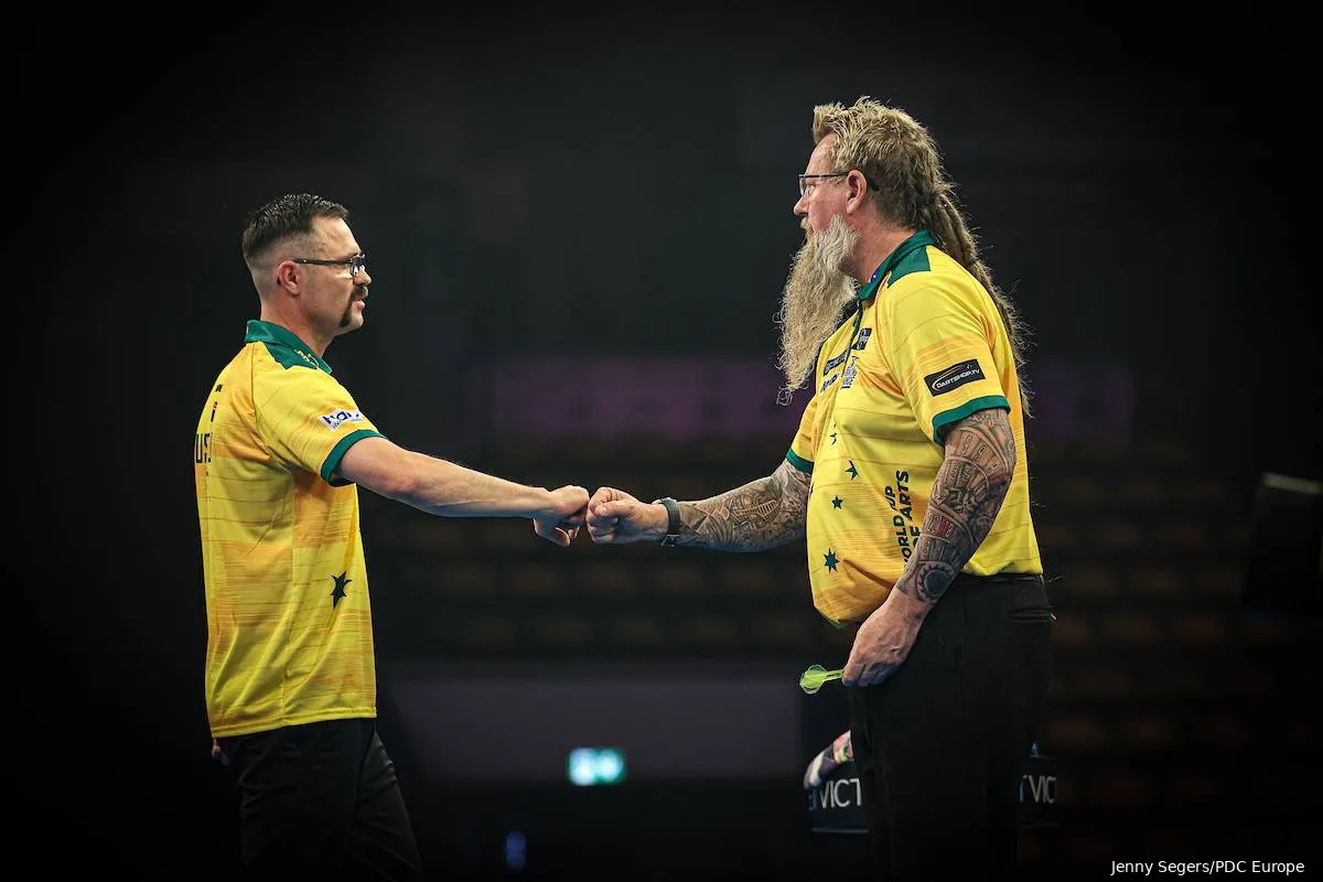 Ein eingespieltes Duo: Damon Heta und Simon Whitlock überzeugen auch beim World Cup of Darts 2025 in den australischen Nationalfarben