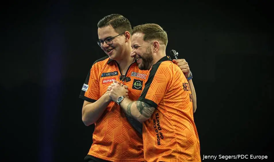 Gian van Veen und Danny Noppert in Aktion beim World Cup of Darts