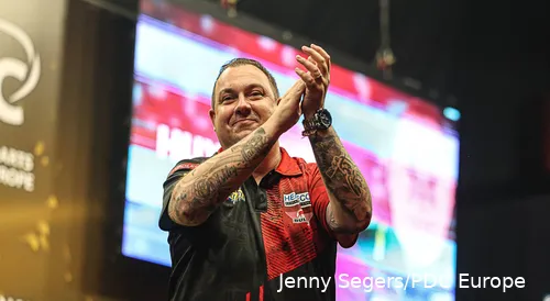 Kim Huybrechts takes on Peter Wright in the second round
