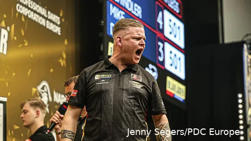 Mike De Decker roars in celebration