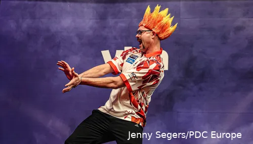 'The Heat' was on fire in de eerste ronde van de Australian Darts Masters 2025.