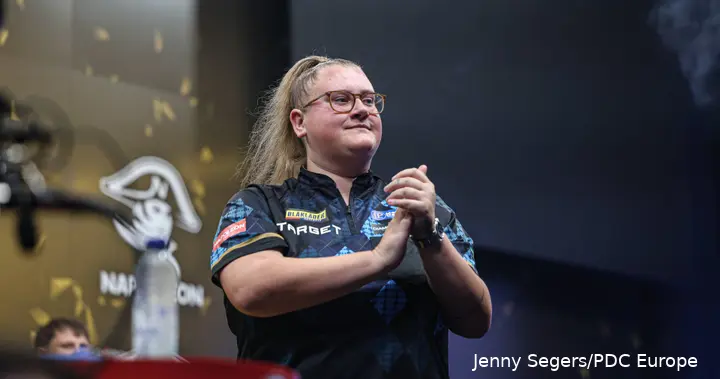 Beau Greaves clapping