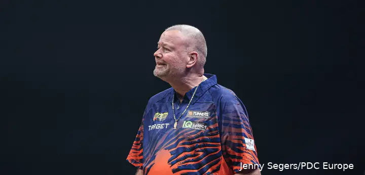 Raymond van Barneveld guckt traurig.