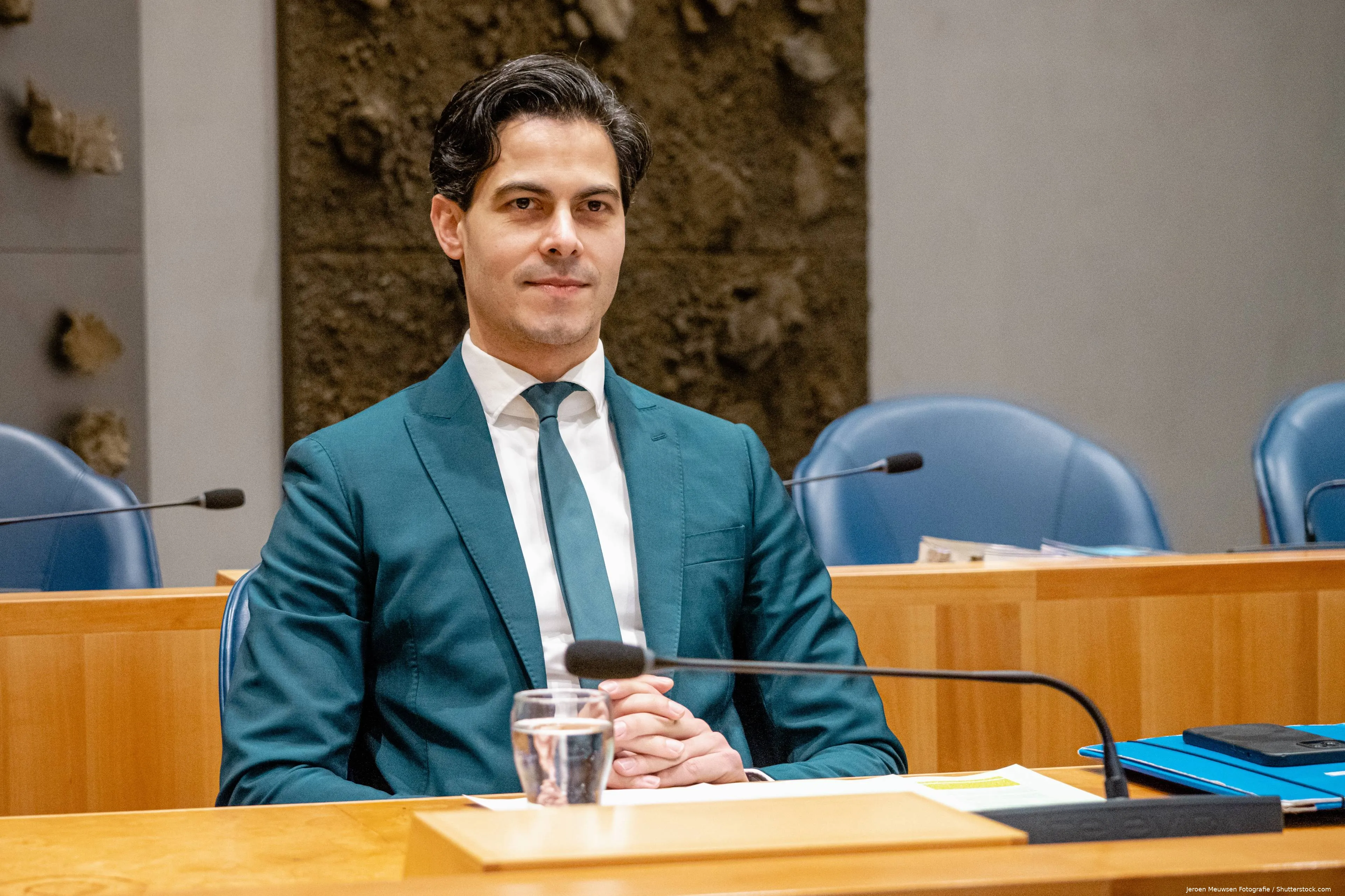 shutterstock_2312501319