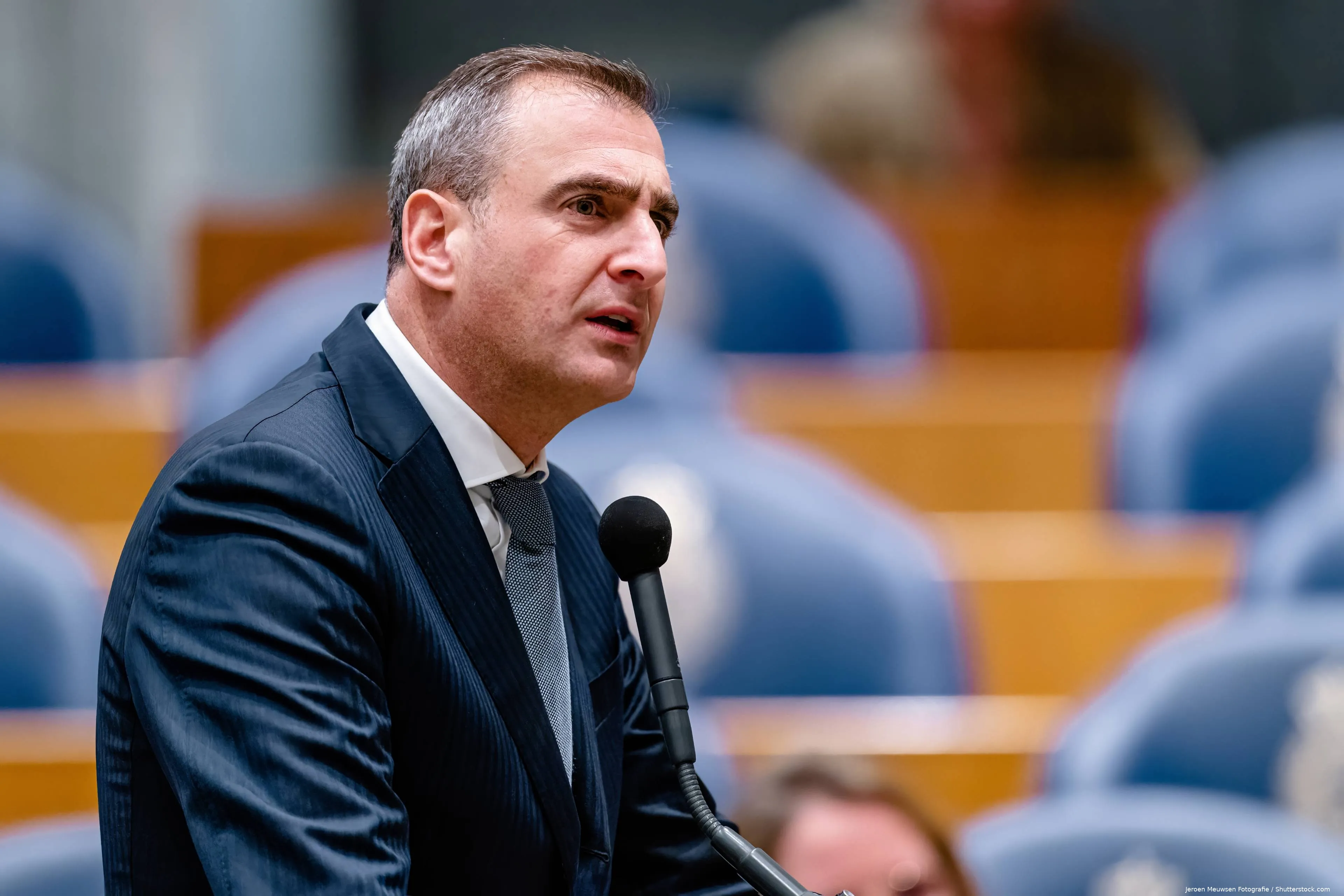 shutterstock_2276881069