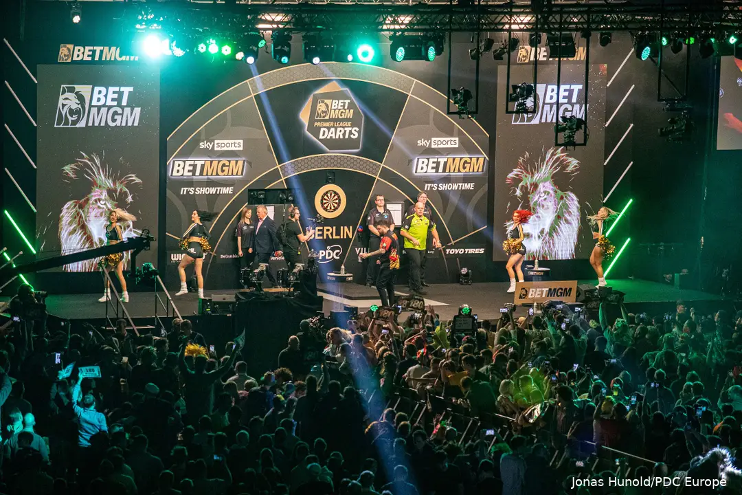 Sold-out stands, electric atmosphere: Premier League Darts has captivated thousands of Berlin fans for years