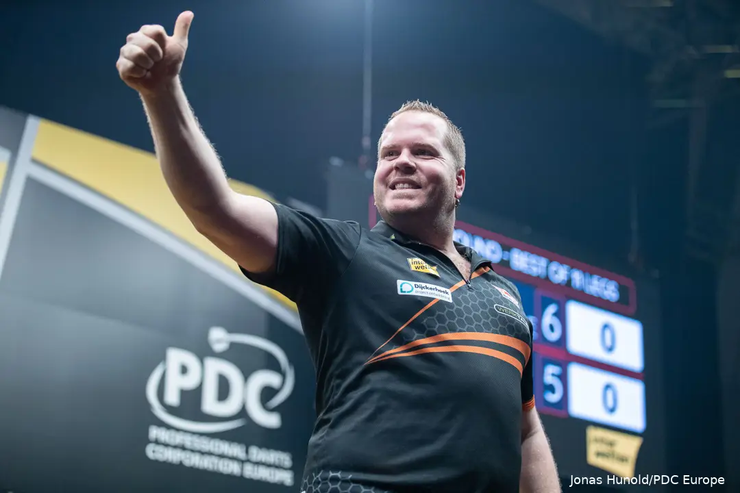 Dirk van Duijvenbode is mede door zijn populaire walk on één van de publiekslievelingen bij de PDC