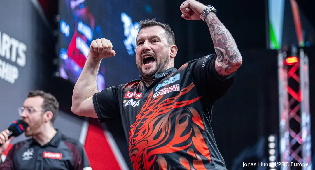 Clayton is door zijn finaleplaats op het Dutch Darts Championship gestegen naar de achtste plaats op de wereldranglijst