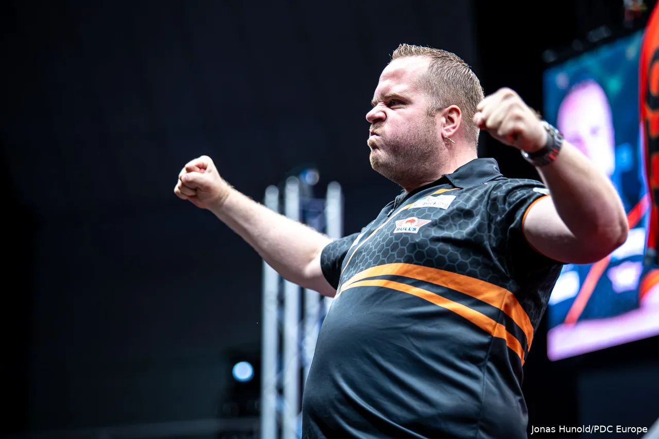 Dirk van Duijvenbode na een overwinning