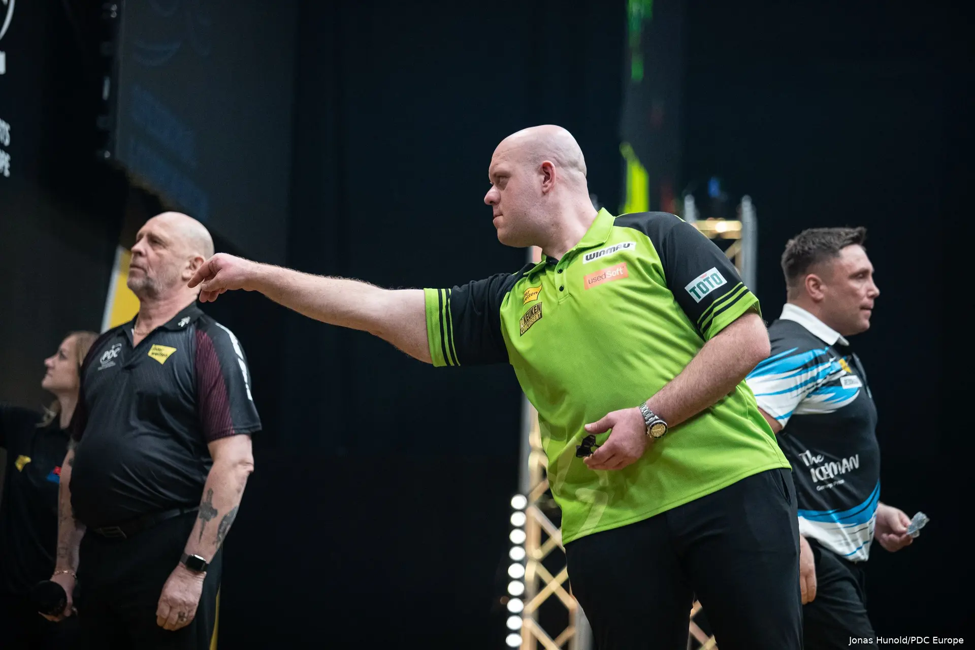 michael van gerwen gerwyn price