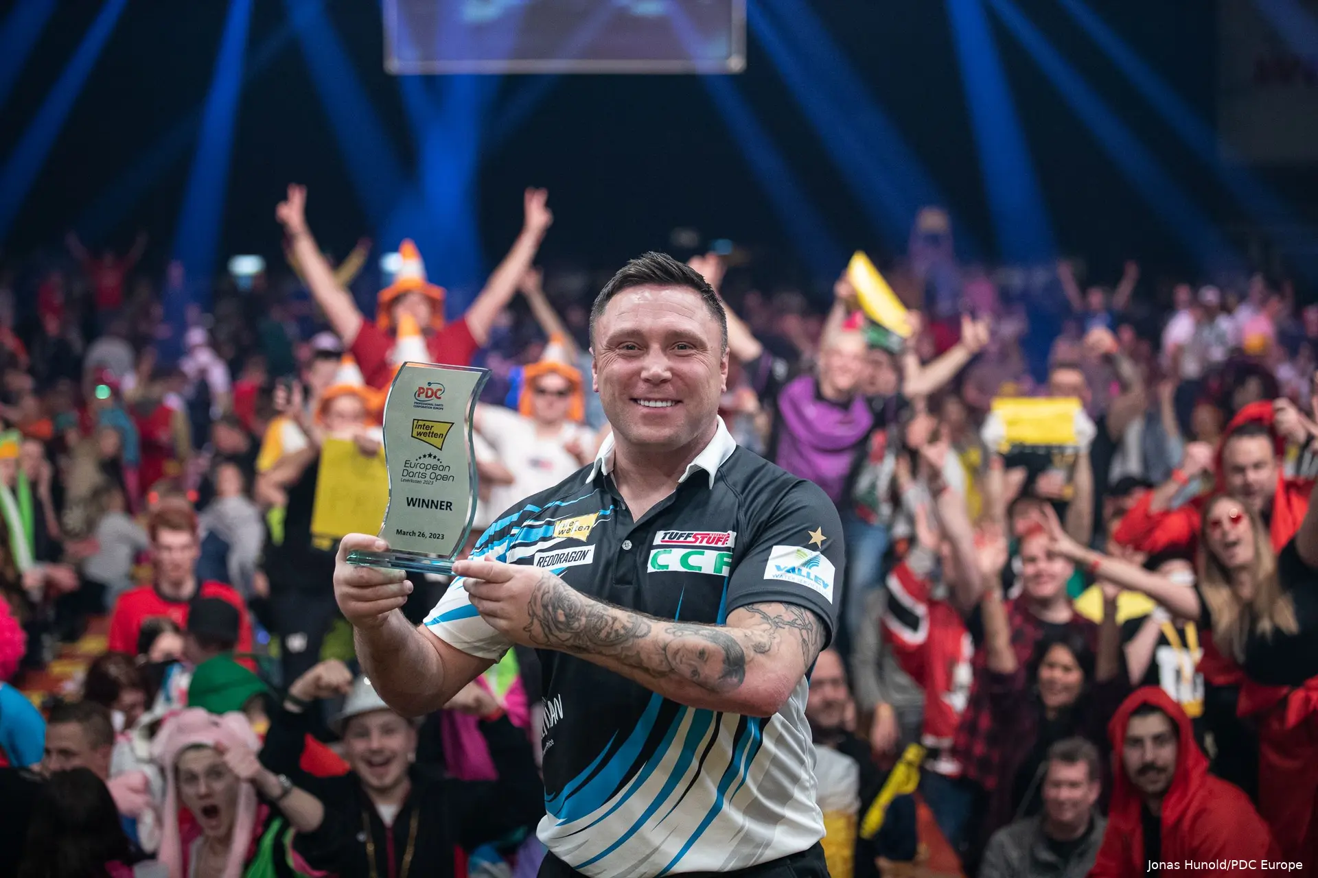 gerwyn price trophy edo23