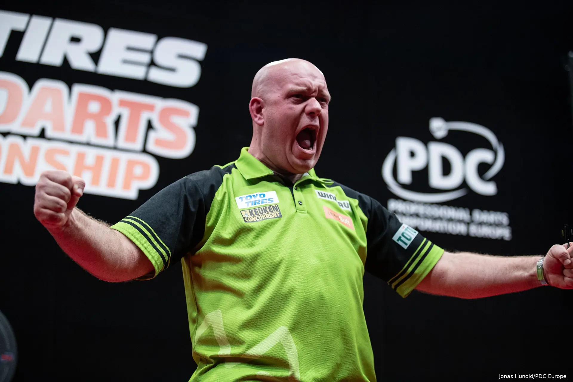 michael van gerwen1 r2 ddc23